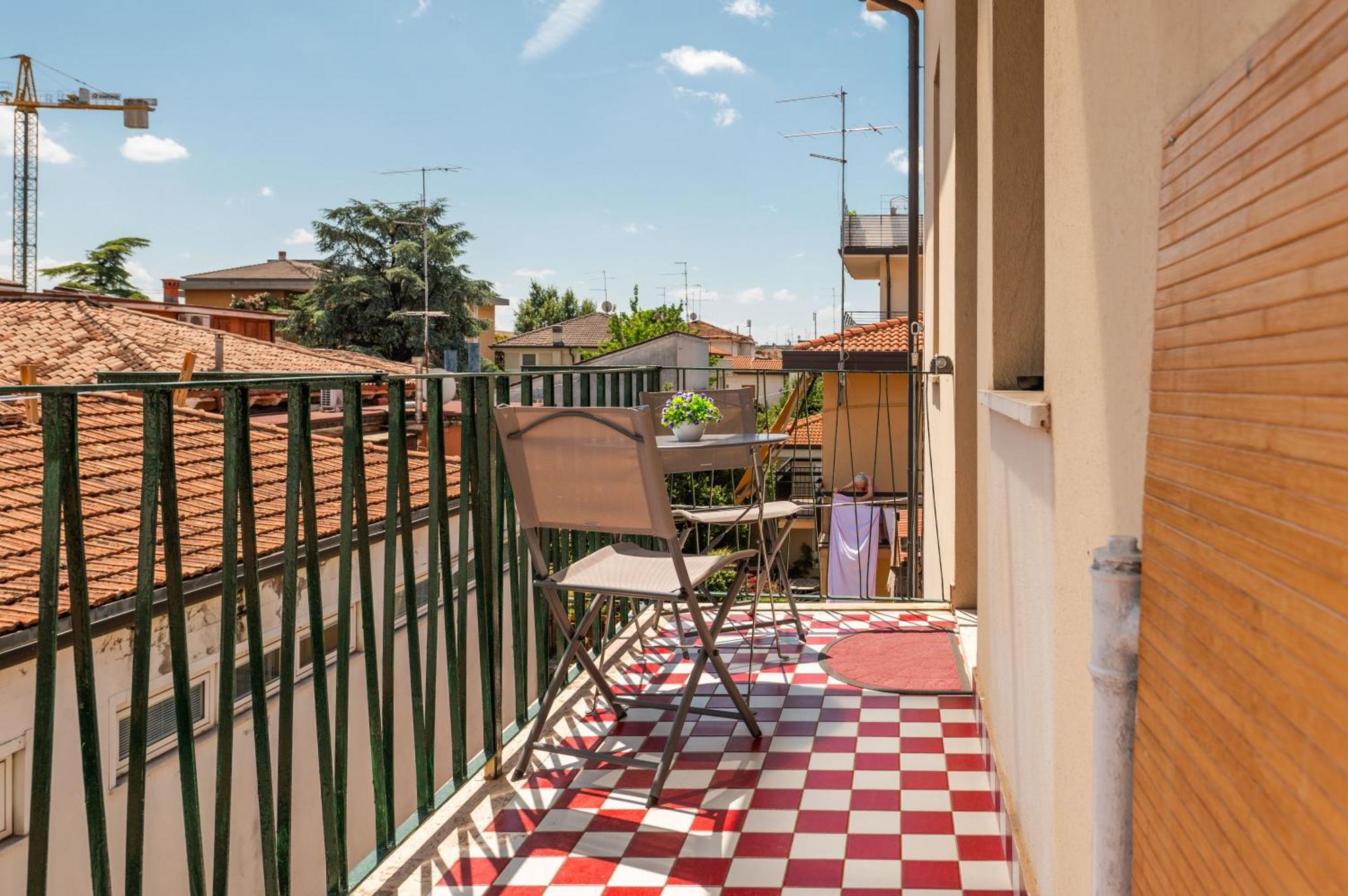 Appartamento Attico Vintage 10Min Da Arena Verona Kültér fotó